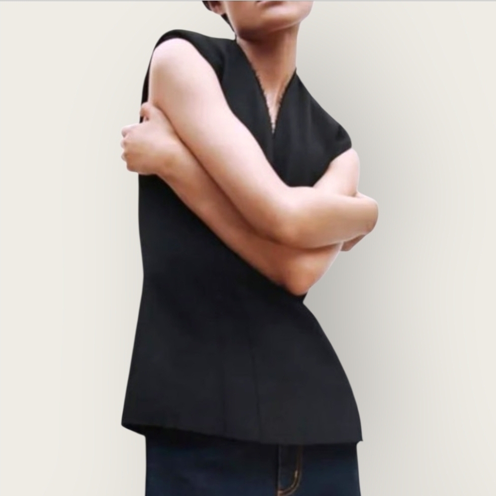NWT ZARA Black Sleeveless Vneck Raw Hem Top ~sz MEDIUM